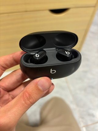 Beats Studio Buds Negros