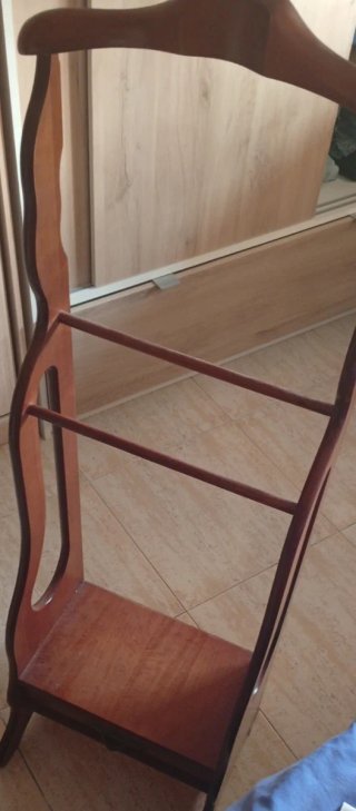 Perchero de Pie de Madera con cajon
