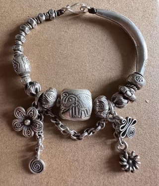 Pulsera de plata artesanal