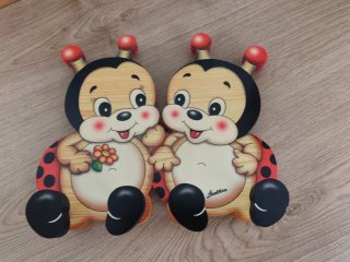 Colgador Infantil con Mariquitas de madera