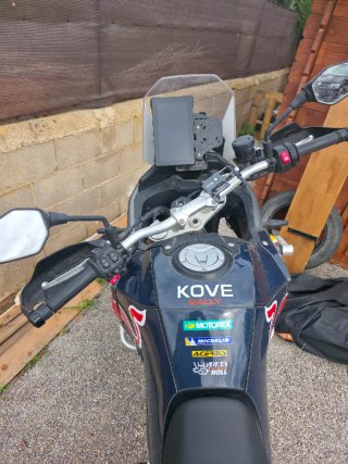 Kove 800 X Pro modelo 2026 acelerador electrónico