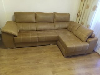 Sofá Chaiselongue Izquierdo de Piel Marrón.