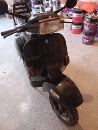 Vespa 200cc Negra