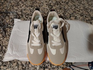 Deportivas Casual Beige y Negras