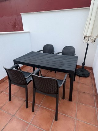 Conjunto de Mesa y 4 Sillas para Terraza