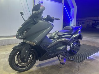 Yamaha Tmax Negra