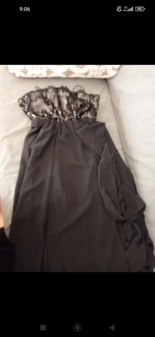 Vestido de fiesta negro con lentejuelas