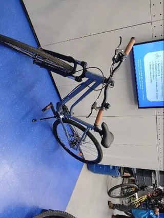Bicicleta de trekking 28 pulgadas aluminio monoplato 9V