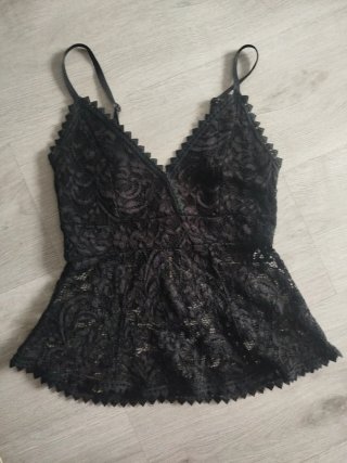 Top de encaje negro