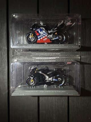 Pack 2 Maquetas Moto GP Escala 1/18