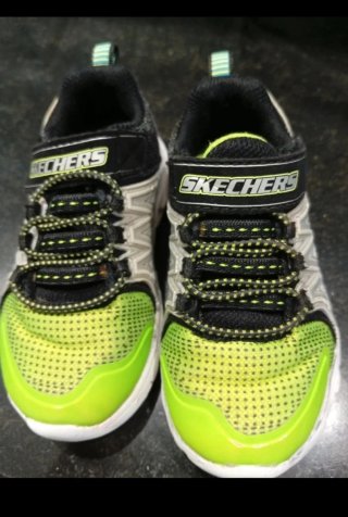 Zapatillas Skechers con luces para niño Talla 23