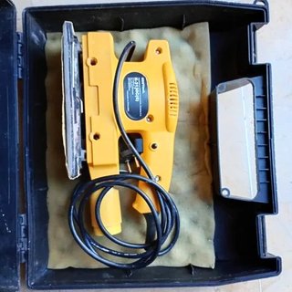 Lijadora KraftTech K-3130C con maletín
