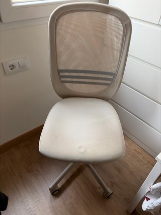 Silla de estudio regulable color crema