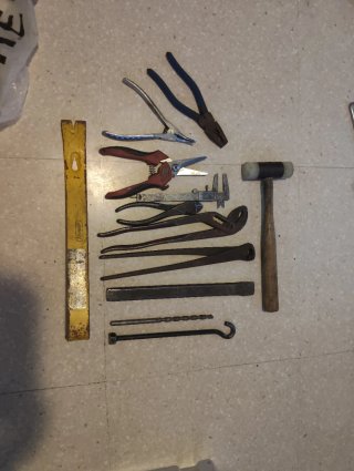 Lote de 12 herramientas de mano