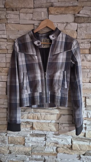 Chaqueta Pull and Bear Cuadros Talla S