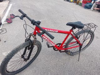 Bicicleta de paseo roja Marsave
