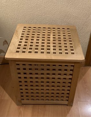 Baúl de madera cuadrado
