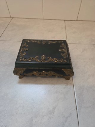 Caja joyero Decorativo verde y Dorada