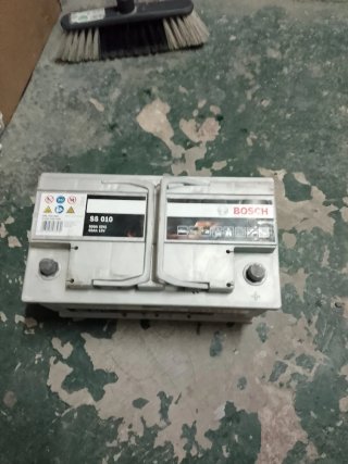 Batería Bosch S5 010 85Ah 800A
