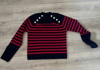 Jersey de rayas negro y rojo
