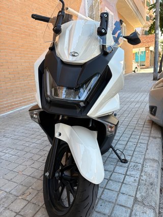 Scooter Kymco Skytown Blanca