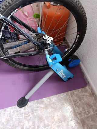 Rodillo de entrenamiento Tacx para bicicleta