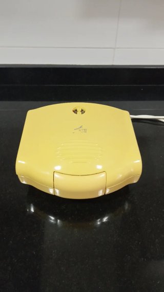 Sandwichera Eléctrica Amarilla