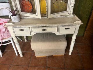 Platero antiguo con acabado blanco