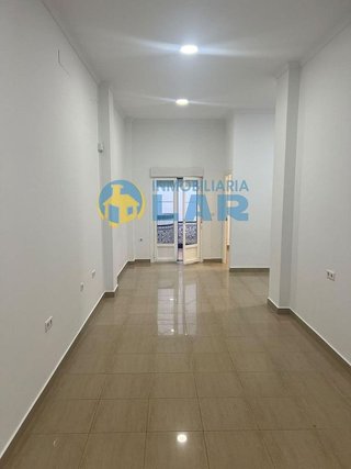 Local comercial en alquiler en Moguer