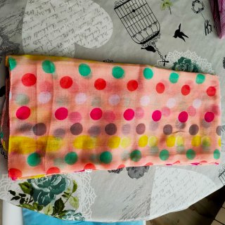 Pañuelo de Cuello Estampado de Lunares