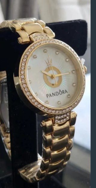 Reloj Pandora Dorado en acero inoxidable
