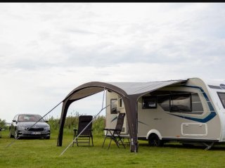 Avancé de verano para Caravana de 5 Metros