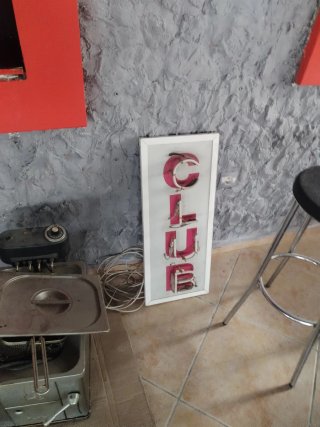 Luminoso Antiguo CLUB