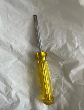 Destornillador Plano con Mango Amarillo