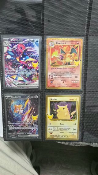 4 Cartas Pokémon (Greninja, Charizard, Jirachi)