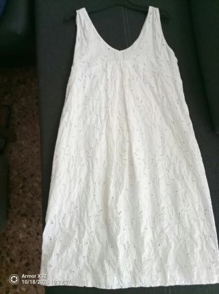Vestido Premamá Blanco de Tela Perforada