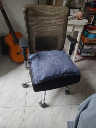 Silla de escritorio con respaldo de malla