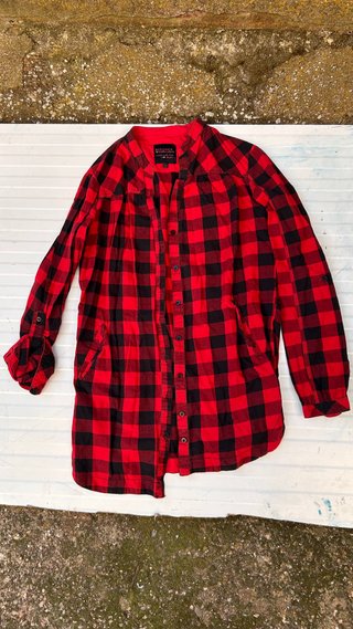 Camisa de cuadros Bershka roja y negra