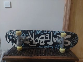 Tabla de Skate con Diseño Gráfico