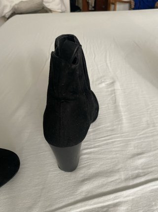 Botines tipo ante negros