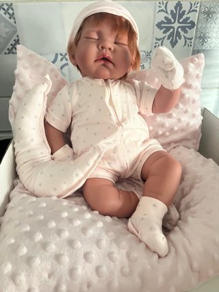 Muñeco Bebé con Cojín