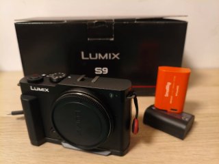 Cámara Panasonic Lumix S9 full frame + accesorios