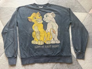 Sudadera El Rey León Stradivarius Talla S