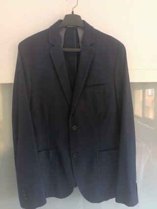 Americana de hombre azul marino