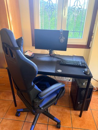 Ordenador Gamer MSI con Monitor, silla y Mesa