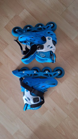Patines en línea azules