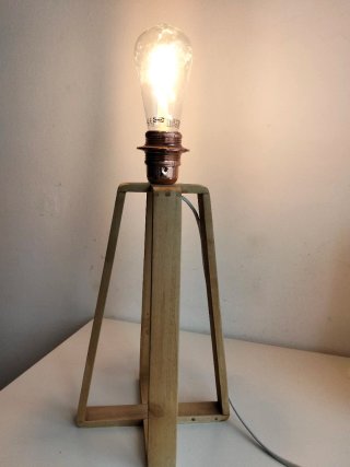 Lámpara de mesa Lauters de Zara, Bombilla de Ikea