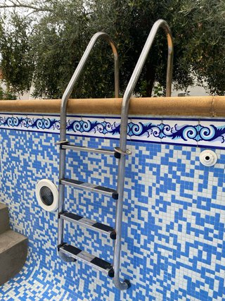 Escalera de Piscina de Acero Inoxidable