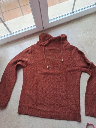 Jersey Bershka Marrón