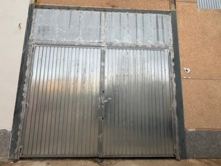 Puerta Metálica Grande para Nave